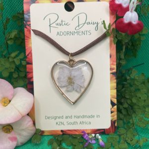 transparent-medium-large-heart-shaped-gold-coloured-pendant-with-white-flower